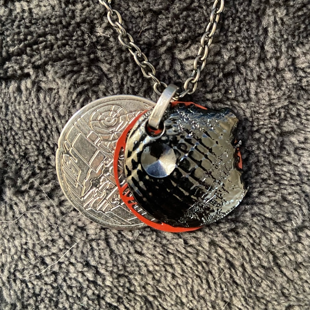 🖤Star Wars Death Star Necklace!❤️ - Picture 3 of 6